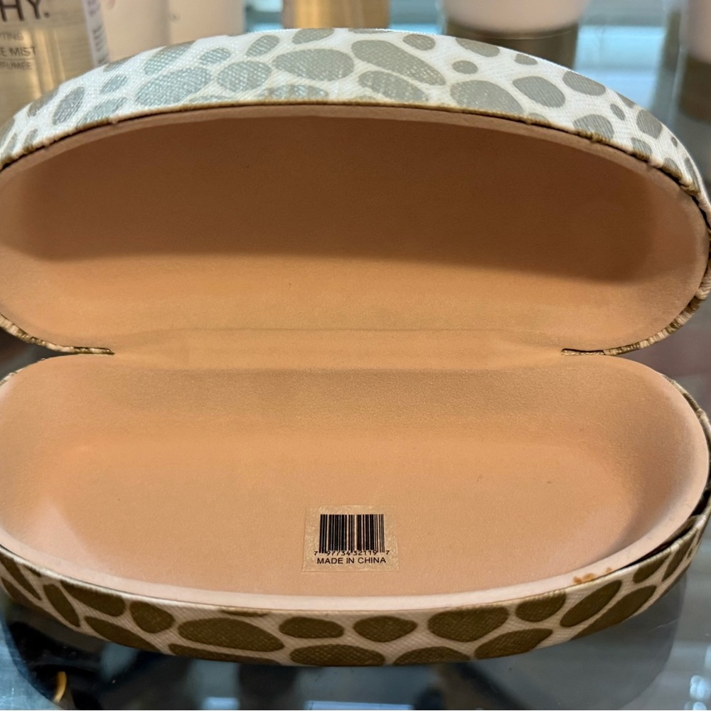 Chic Hardshell Animal Print Glasses or Sunglasses Case